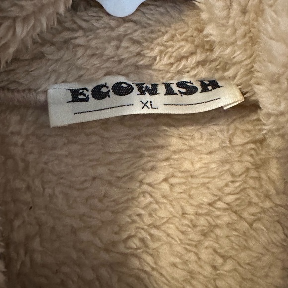 Fuzzy jacket - Picture 3 of 3